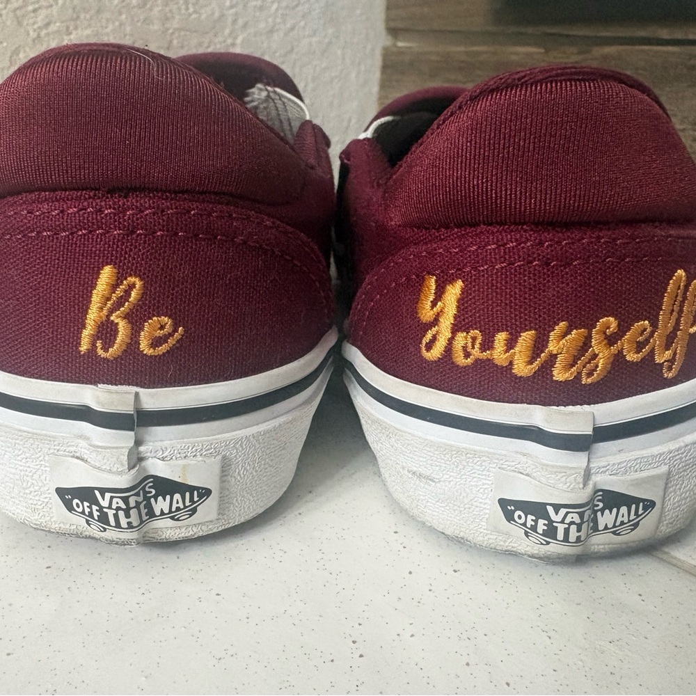 Vans - Picture 3 of 5